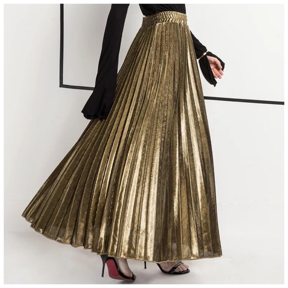 The SAVONNA Metallic Full Skirt - Picture 3 of 11